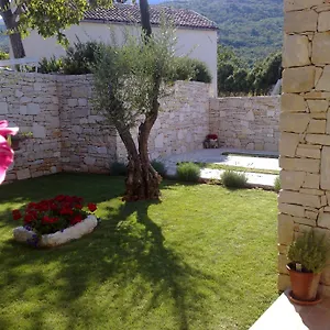 apartments-villa-brumnic.primorje-gorskikotar.com/
